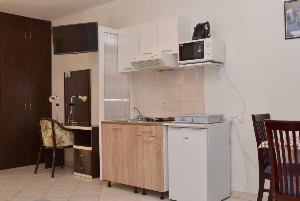 Apartments Lorenco Brela Exterior photo